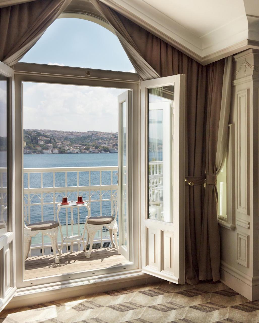 The Bosphorus Istanboel